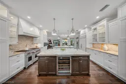 Picture of 701 Tamarind Ct, Naples, FL 34108