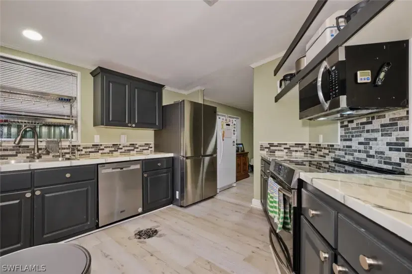 Picture of 928 Yacht Club Way Nw, Moore Haven FL 33471