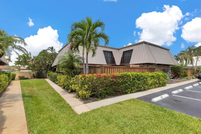 Picture of 1420 Ocean Way 20D, Jupiter FL 33477