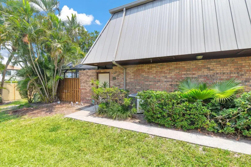 Picture of 1420 Ocean Way 20D, Jupiter FL 33477