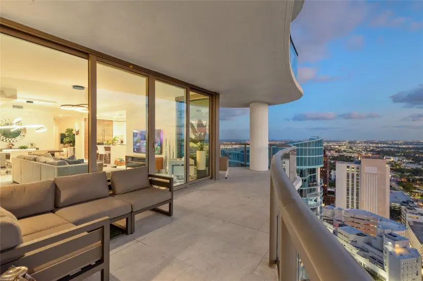 Picture of 100 E Las Olas Blvd 4504, Fort Lauderdale FL 33301
