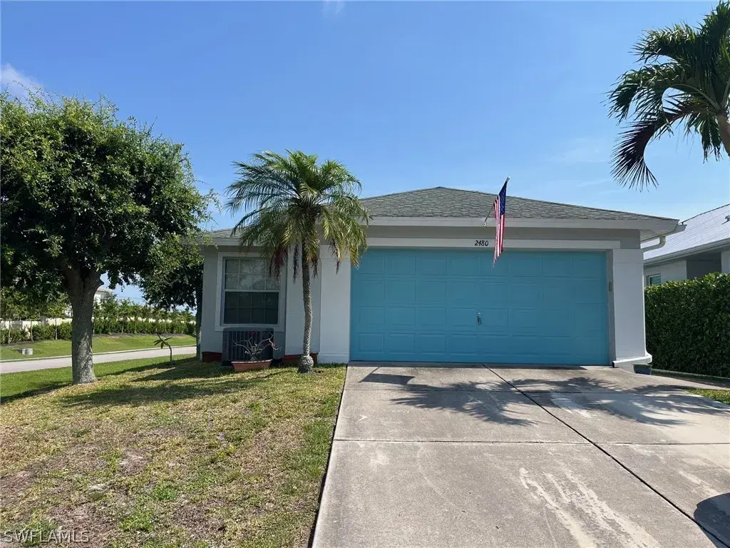 Picture of 2480 Lake Ave, Naples, FL 34112