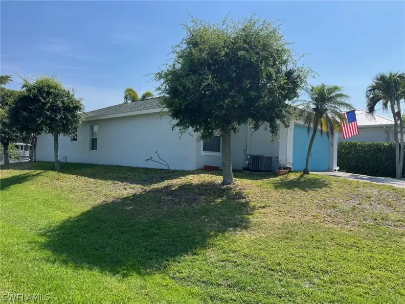 Picture of 2480 Lake Ave, Naples FL 34112