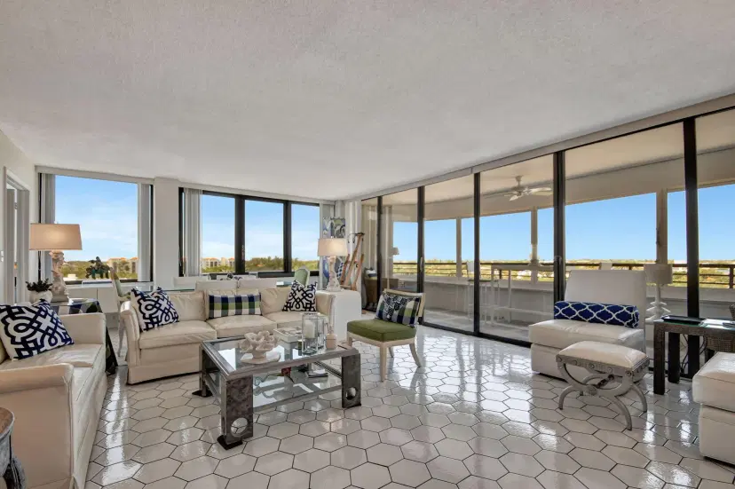 Picture of 3589 S Ocean Boulevard 707, South Palm Beach FL 33480