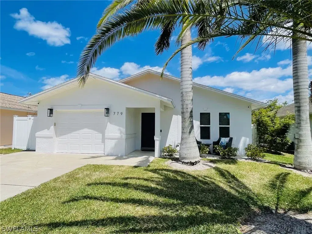 Picture of 779 100Th Ave N, Naples, FL 34108
