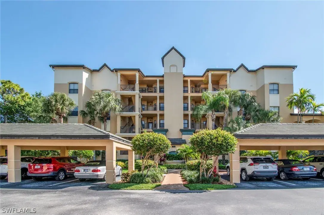 Picture of 200 Vintage Cir D-403, Naples, FL 34119