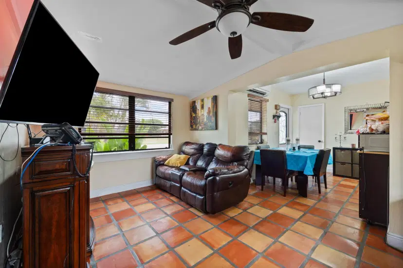 Picture of 5077 NE 17Th Drive, Pompano Beach FL 33064
