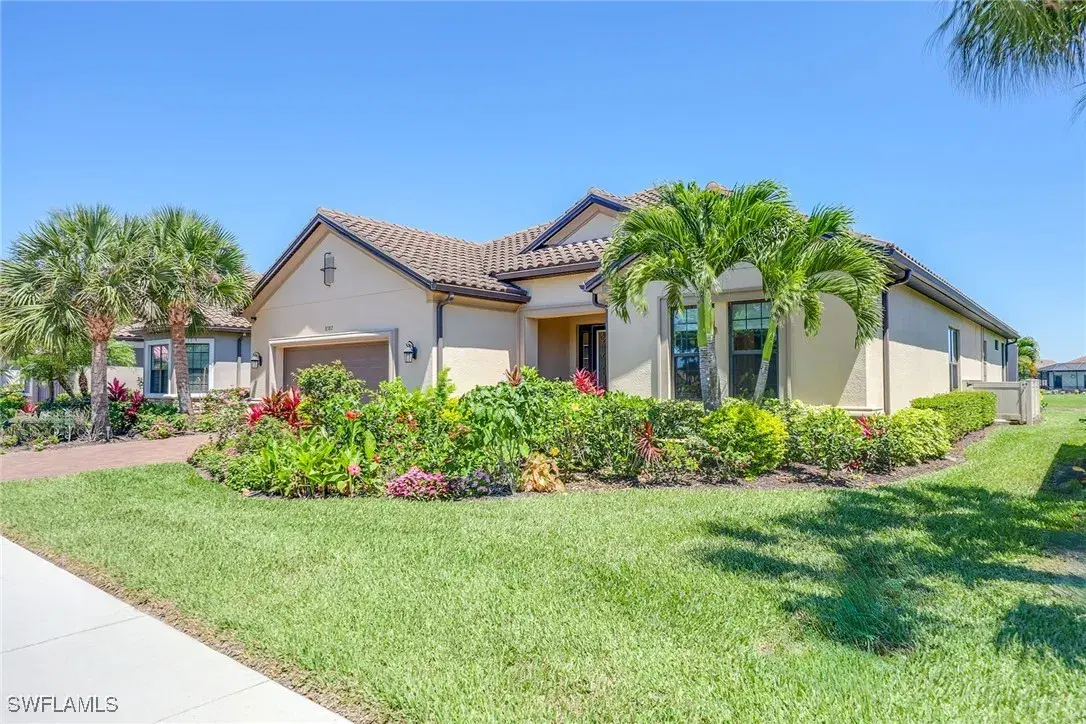 Picture of 8382 Viale Cir, Naples, FL 34114