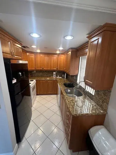 Picture of 107 Flanders C, Delray Beach FL 33484