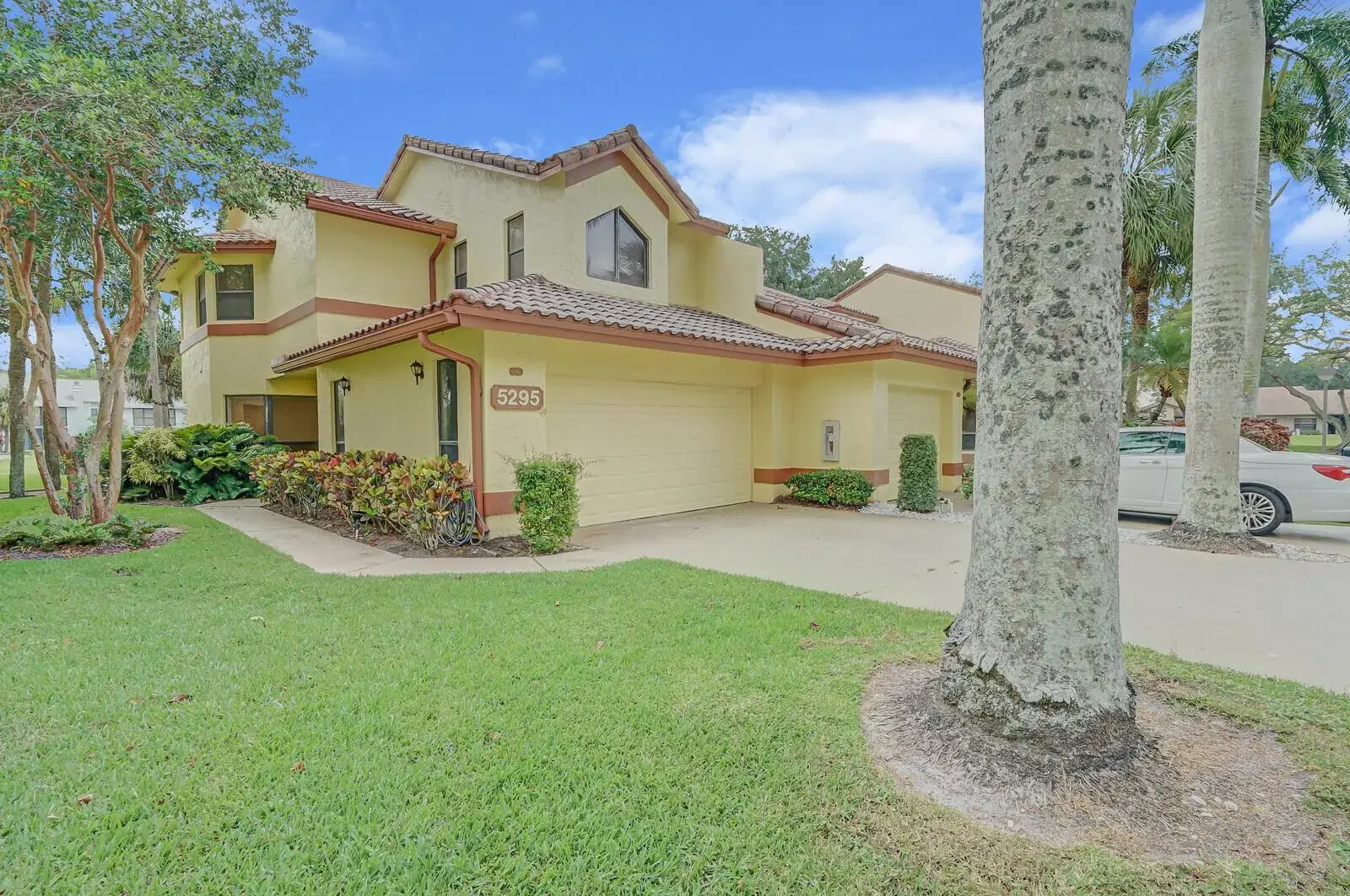 Picture of 5295 10Th Fairway Drive 1, Delray Beach, FL 33484