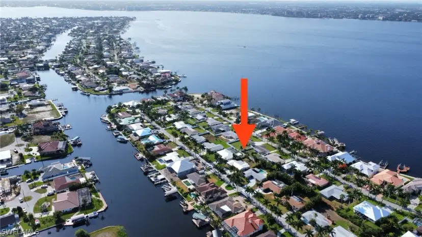 Picture of 331 Bayshore Dr, Cape Coral FL 33904