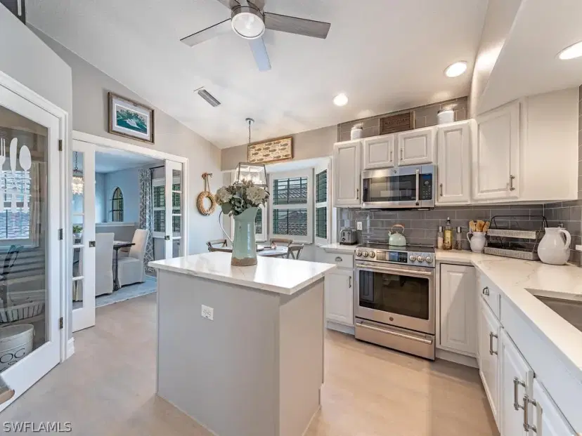 Picture of 8141 Saratoga Dr 1903, Naples FL 34113