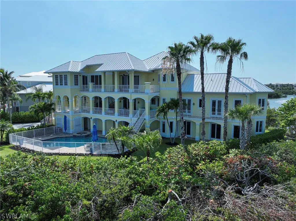 Picture of 195 San Mateo Dr, Bonita Springs, FL 34134