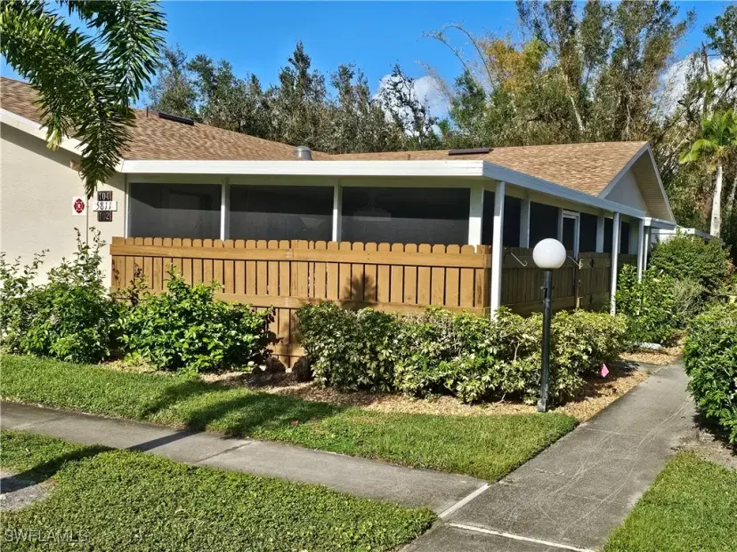 Picture of 5811 Crystal Lake Ln 102, North Fort Myers FL 33917
