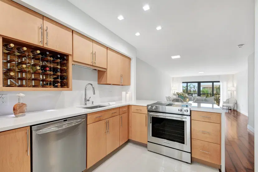 Picture of 3605 S Ocean Boulevard 318, South Palm Beach FL 33480
