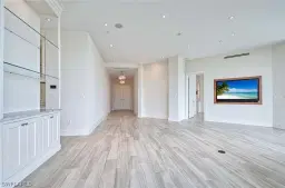 Picture of 60 Seagate Dr 306, Naples, FL 34103