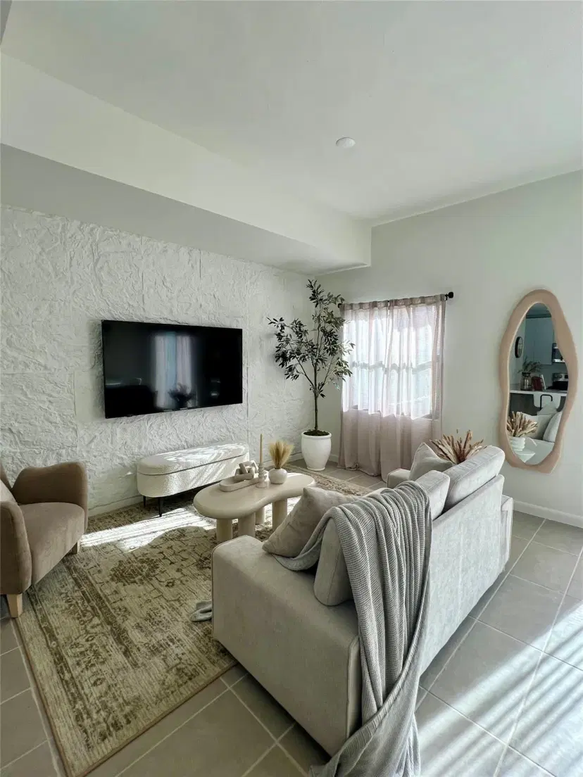 Picture of 2526 Pierce 6, Hollywood FL 33020
