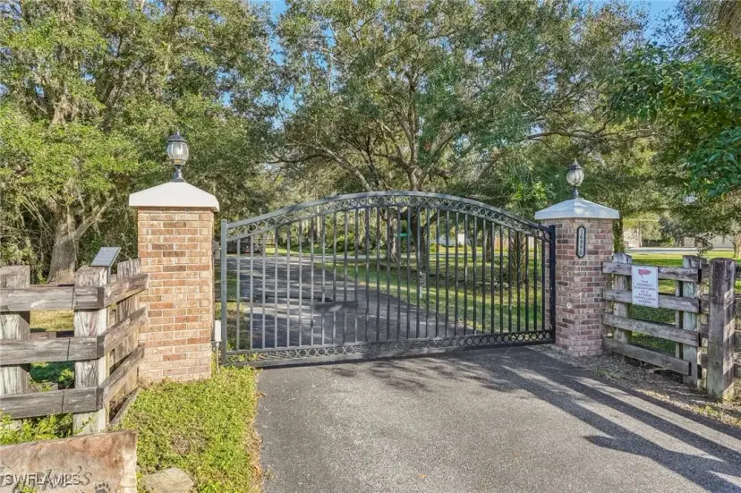 Picture of 16990 River Boat Bend, Alva FL 33920