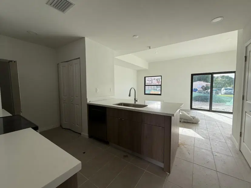 Picture of 2526 Pierce Street 4, Hollywood FL 33020