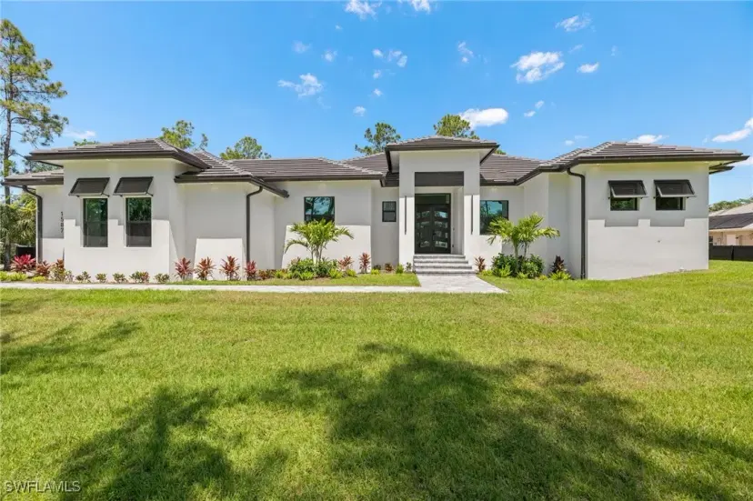 Picture of 1587 Golden Gate Blvd W, Naples FL 34120