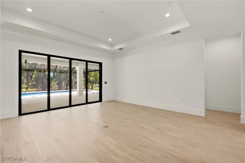 Picture of 1587 Golden Gate Blvd W, Naples FL 34120