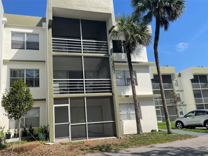 Picture of 4255 N University Dr 214, Sunrise FL 33351