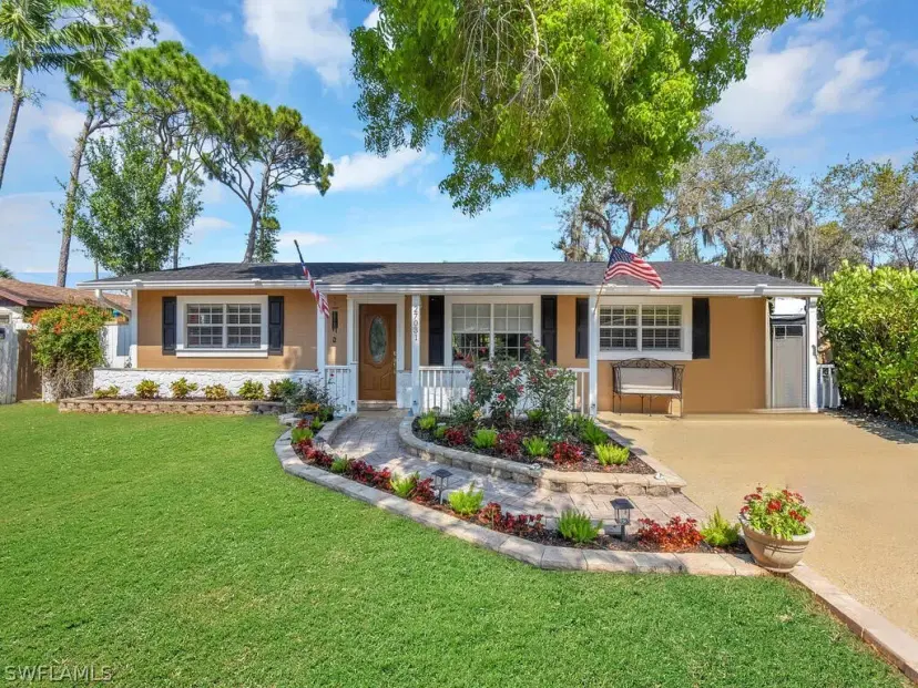 Picture of 27031 Forest Park Ave, Bonita Springs FL 34135