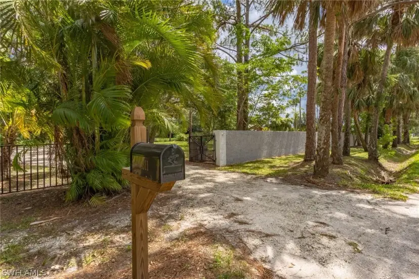 Picture of 14311 Cemetery Rd, Fort Myers FL 33905