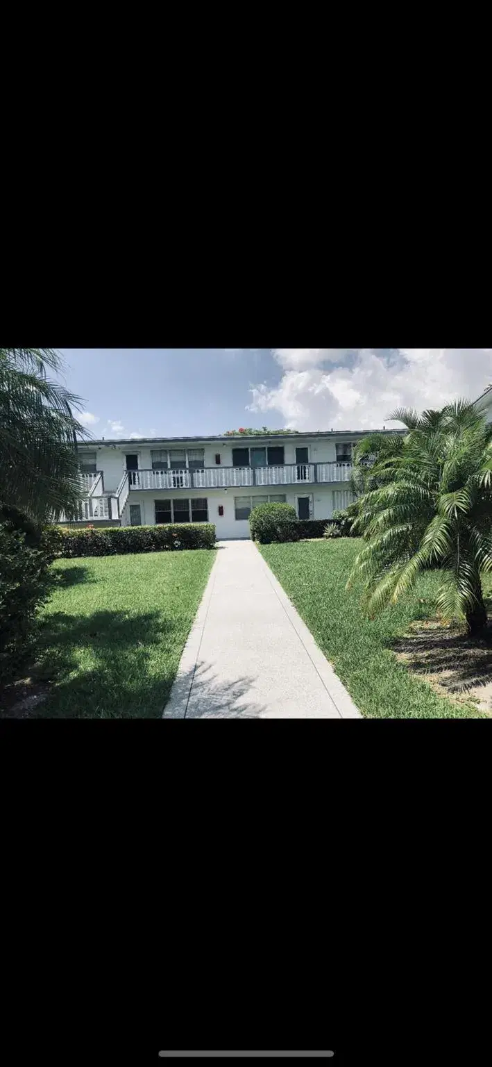 Picture of 181 Andover G, West Palm Beach FL 33417