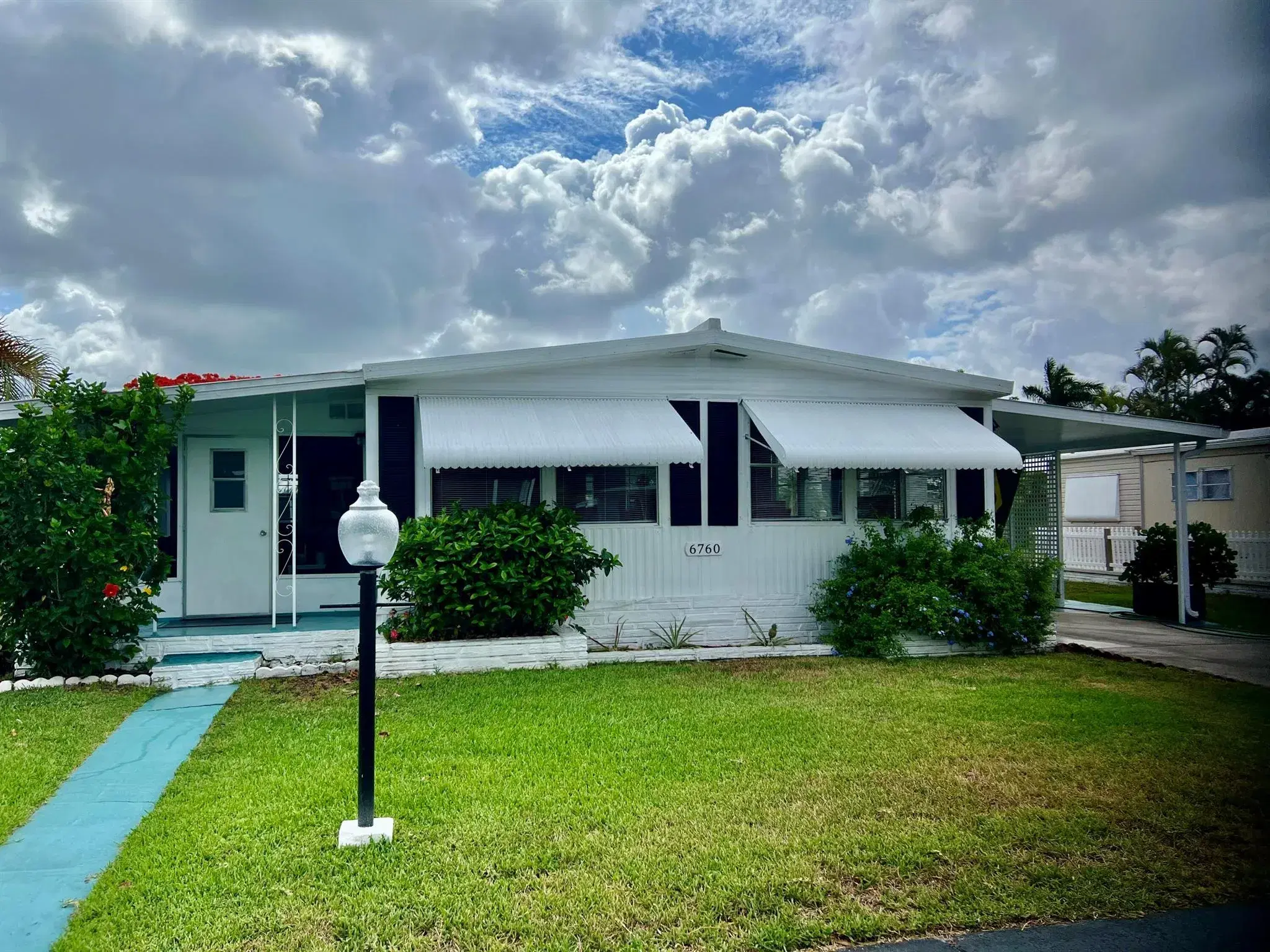 Picture of 6760 NW 45Th Way R-01, Coconut Creek, FL 33073