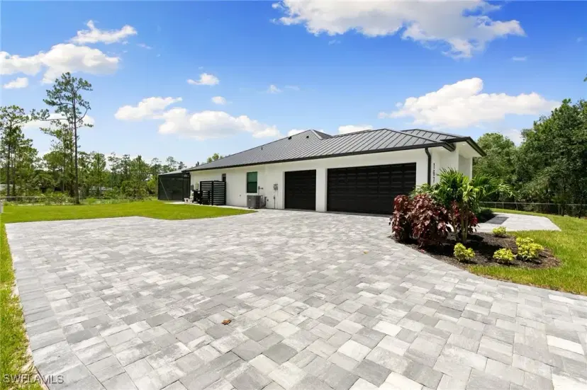 Picture of 167 Everglades Blvd N, Naples FL 34120