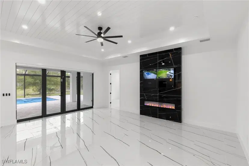 Picture of 167 Everglades Blvd N, Naples FL 34120