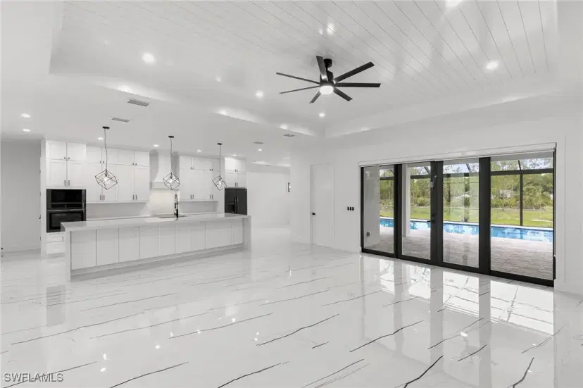 Picture of 167 Everglades Blvd N, Naples FL 34120