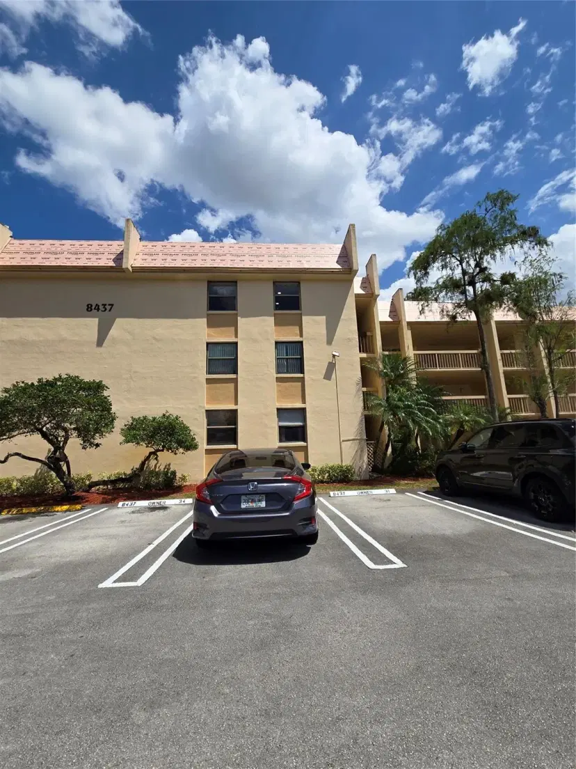 Picture of 8437 Forest Hills Dr 301-G, Coral Springs FL 33065