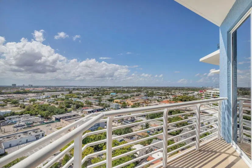 Picture of 1551 N Flagler Drive Uph 10, West Palm Beach FL 33401