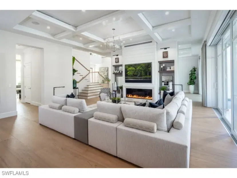 Picture of 3200 Gin Ln, Naples FL 34102