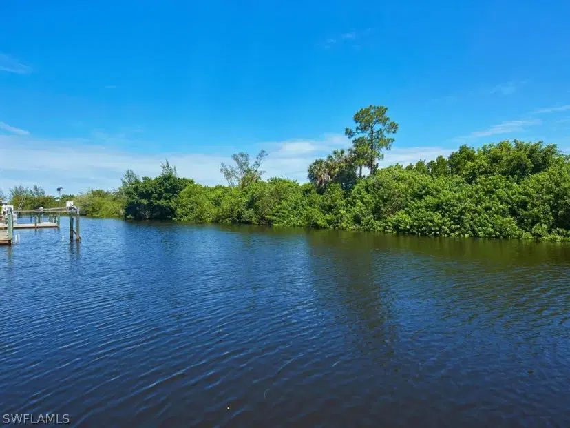 Picture of 2297 Longboat Dr, Naples FL 34104