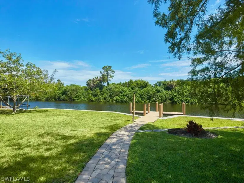 Picture of 2297 Longboat Dr, Naples FL 34104