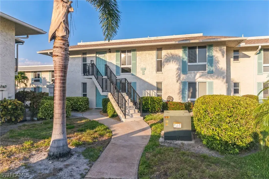 Picture of 251 Palm Dr 251-2, Naples, FL 34112