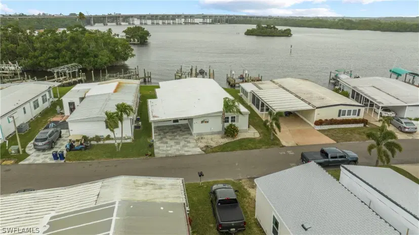 Picture of 339 Shoreland Dr, Fort Myers FL 33905
