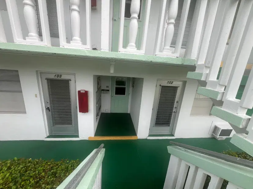 Picture of 103 Kingswood F, West Palm Beach FL 33417
