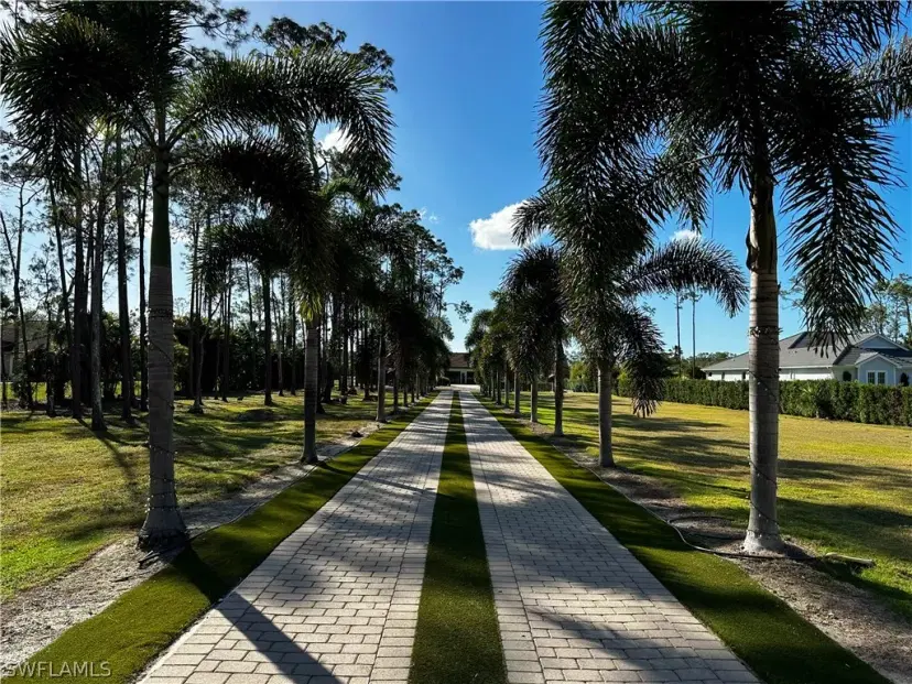 Picture of 1391 Oakes Blvd, Naples FL 34119