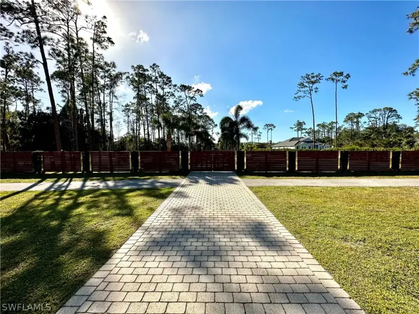 Picture of 1391 Oakes Blvd, Naples FL 34119