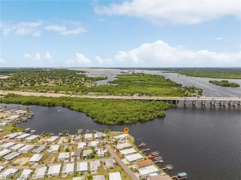 Picture of 315 Shoreland Dr, Fort Myers FL 33905