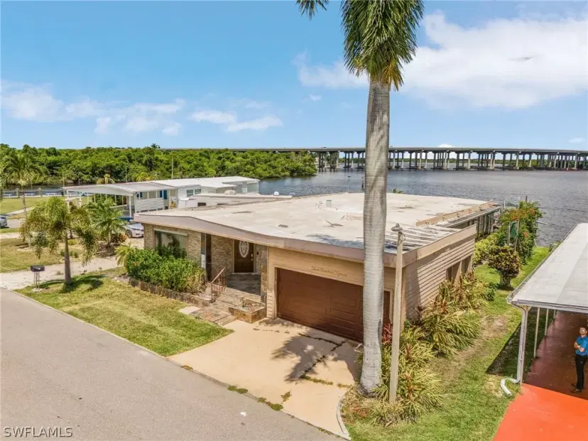 Picture of 315 Shoreland Dr, Fort Myers FL 33905
