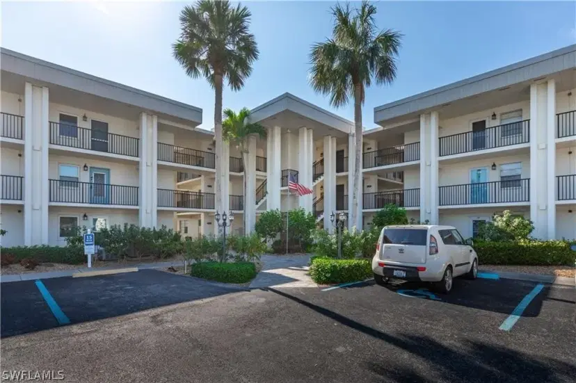 Picture of 1828 Pine Valley Dr 302, Fort Myers FL 33907