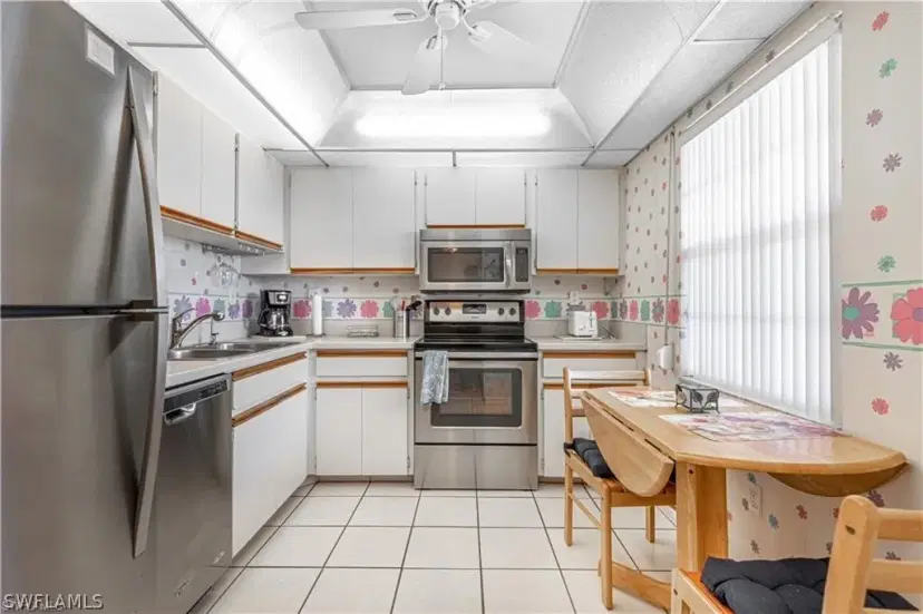 Picture of 1828 Pine Valley Dr 302, Fort Myers FL 33907
