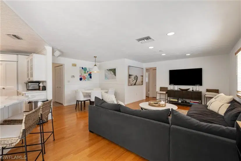 Picture of 626 Regatta Rd, Naples FL 34103