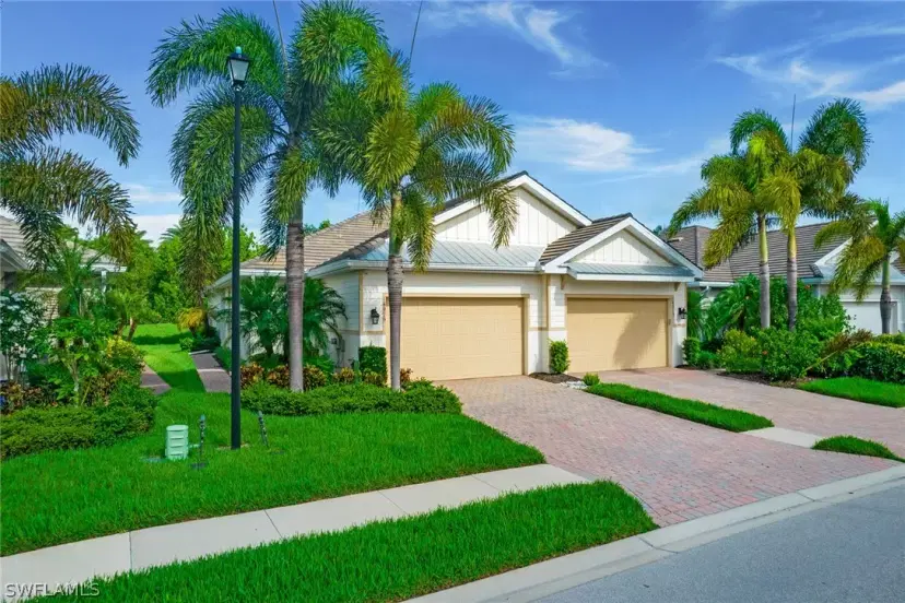 Picture of 14915 Edgewater Cir, Naples FL 34114
