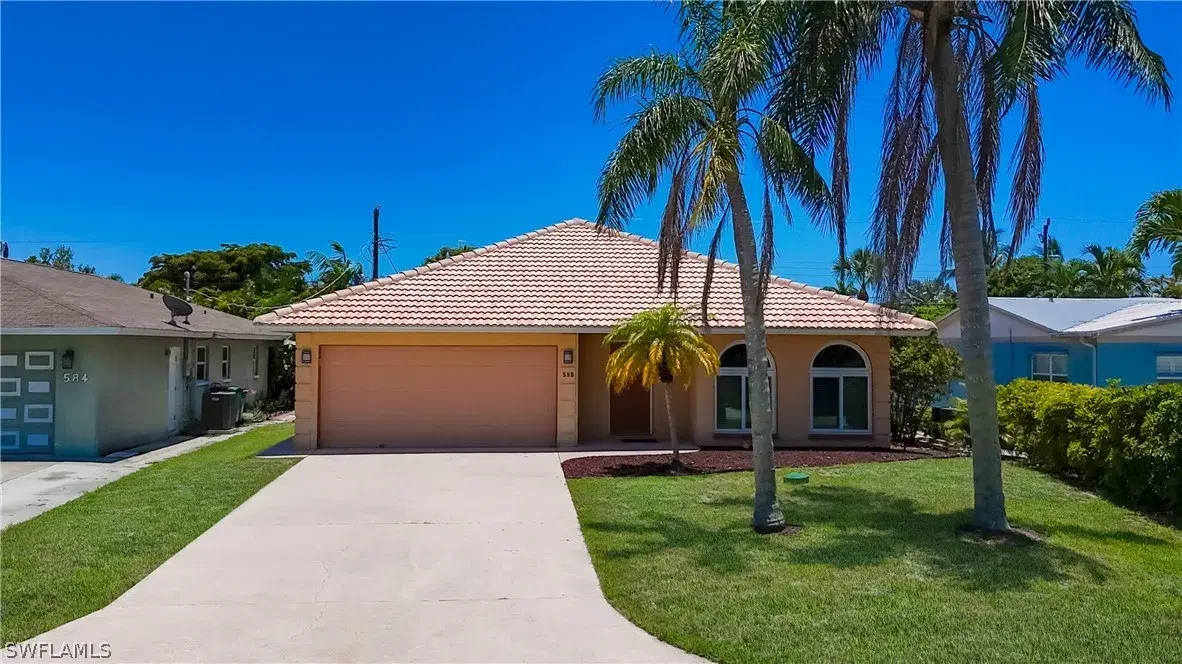Picture of 580 103Rd Ave N, Naples, FL 34108